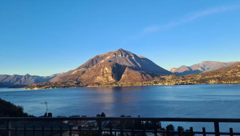 Villa Gli Ulivi - Ushuaia Apartment Lake & Garden View - Free Parking - Foto 5