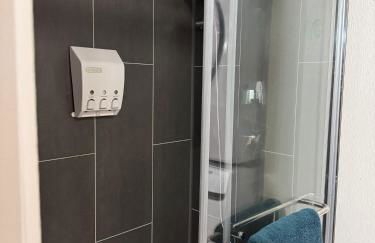 Red Rooster Family Cabin w/Hot Tub+Fire Pit+View - Foto 17