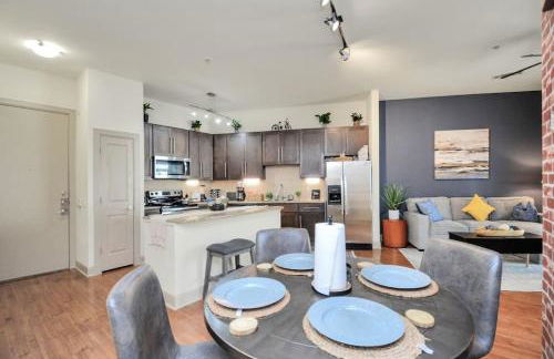 Lux Mid-Rise Walking Distance to NRG Stadium - Foto 34