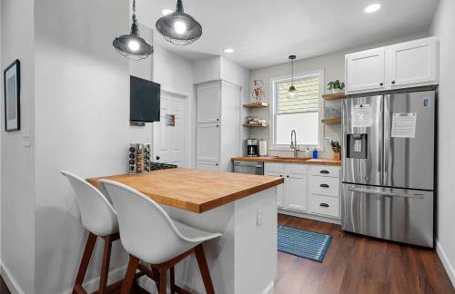 Cozy escape with Hot Tub, ideal for family & friends - Photo 42