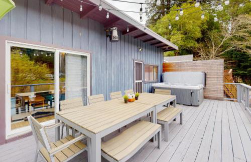 Riverfront Escape - Photo 6