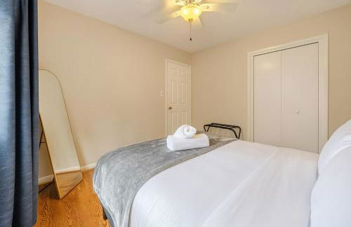 Stylish Forest Retreat Minutes from DC - Gary - Foto 3