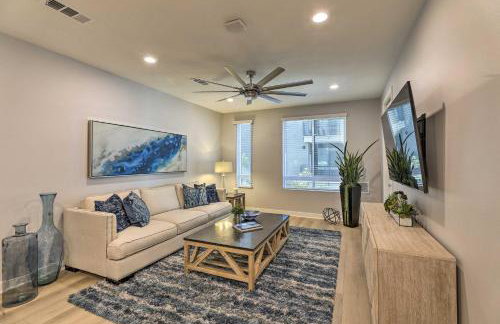 Modern Irvine Condo with Pool - 7 Mi to Beach! - Photo 4