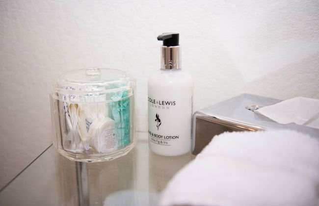 Milton House Studio Apartment Suites - Photo 41