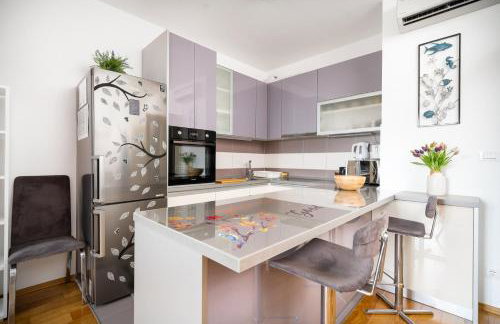 Apartment Away - Photo 8