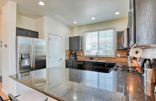 FlightDeck HotTub Fireplace NearAirport FamilyHome - Foto 15