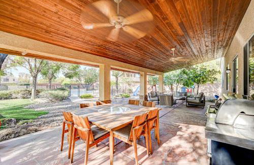 Luxury 6 BR Home Large Pool & Spa with Grassy Yard - Photo 50