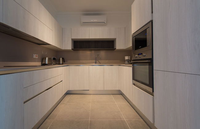 Seafront Luxury Apartment Incl Pool - Foto 9