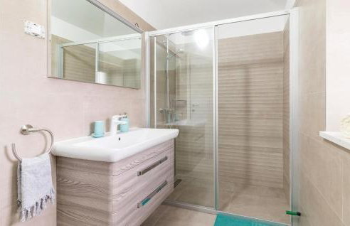 Amazing Home In Sajini - Foto 47