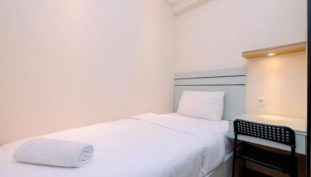 Best Homey and Comfort 2BR at Podomoro Golf View Apartment - Photo 4, Chambre