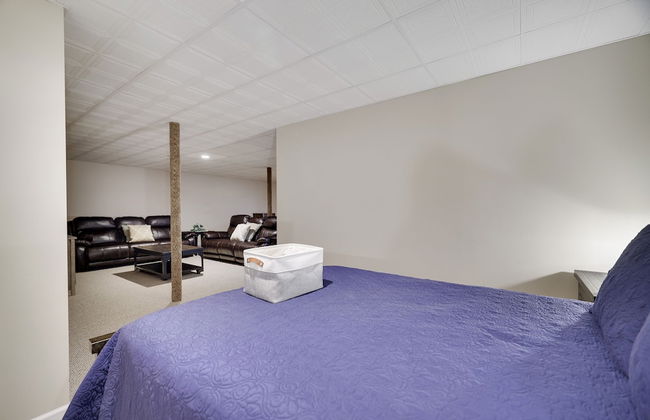 The Nest at Pinecrest by Avantstay Hot Tub Spacious Deck Game Room Fire Pit - Foto 27