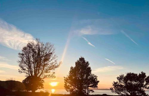 Gorwel is an Art Deco 1930s villa with sea views - Foto 39