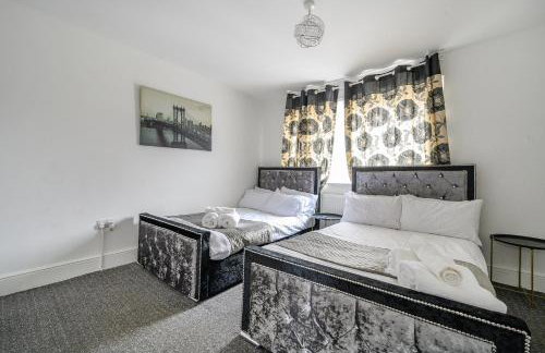 Comfortable 2-Bed Home with Free Parking - Foto 11