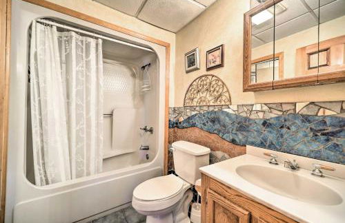 Pet-Friendly New York Cabin with Hot Tub and Game Room - Foto 27