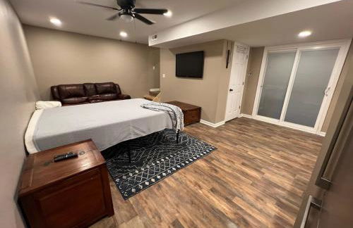 Charming Renovated Home Near Fayetteville, Rustic Retreat for Families - Foto 8