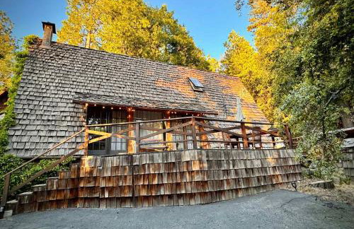 Clarity Cabin A-Frame Sanctuary w Hot Tub Fireplace Grill AC Hammock Chairs Fire Pit Pets OK - Foto 27