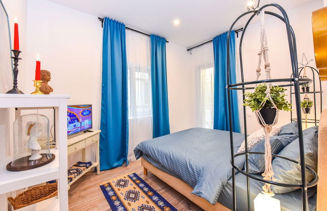 Parliament & River View Apartments - Photo 26