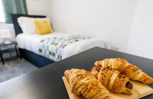 Spacious 2Bed - Great for Contractors - Driveway&Garden - Foto 39