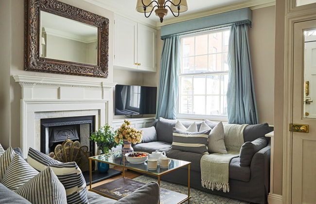 Dolls House - Luxury Townhouse - From 400 Per Night - Photo 79