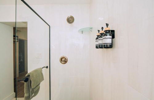 Oasis Over the Bridge of Lions - Foto 70