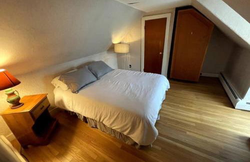 Cute 6-Bedroom Getaway in the heart of Littleton - Foto 8