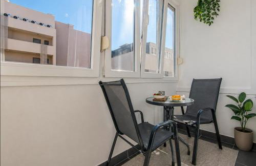 Side by Side Apartments - Photo 4