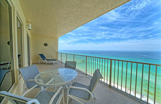 Relaxing Beachfront Condo with Beach Access - Unit 1603 by RedAwning - Foto 27