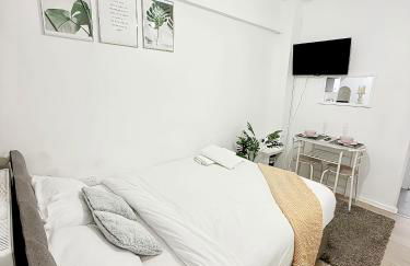 Stylish 2-Guest Studio with Netflix, Prime - FREE WIFI & FREE PARKING - Aroluchi Ville - Foto 13