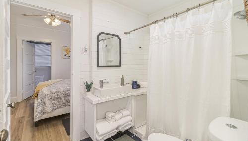 Pennsylvania Bungalow - Historic Home in Downtown Lakeland - Foto 4, towels, Shower