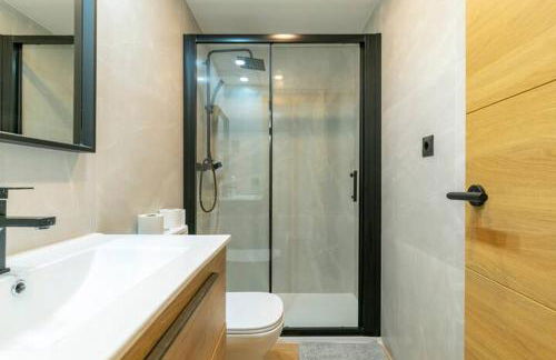 NUEVO Amplio dúplex en la zona del Palacio de Vista Alegre - Photo 9