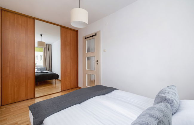 Grey Apartment in Katowice by Renters - Foto 7