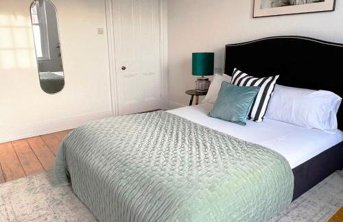 1 Bed / 1 Sofa Bed 'Scandi' Style Ground Floor Apartment - Foto 19