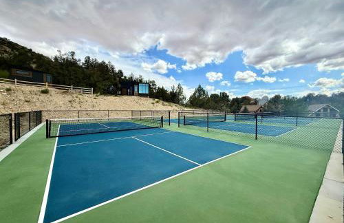 Yurt Overlook #8 with AC and Private Bath King Suite - Foto 6