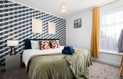 Sunny Seaside Paradise - Sleeps 5 - Photo 7