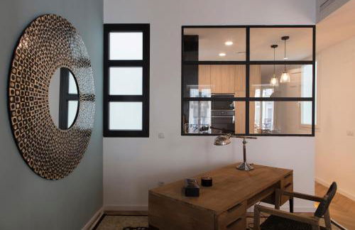 FLORIT FLATS - Chic and Central in a lively but quiet area All walking distance - Photo 9