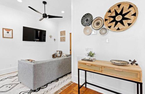 Chic 2BR retreat near French Quarter - Photo 6