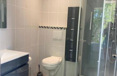 Location appartement 1 chambre plus dépendance en supplément voir descriptif dans un mas provençal au coeur du luberon - Photo 16