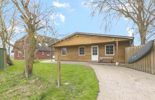 Wooden Holiday Home With a View of the Dike - Foto 1