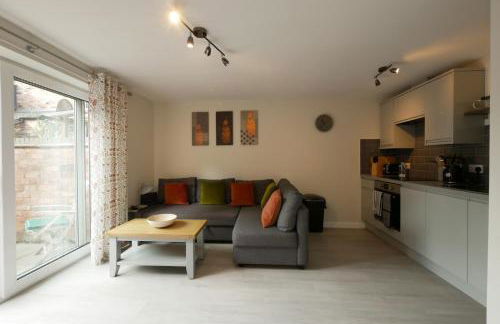 Crewe Short Lets 8 Victoria Court, Crewe - Photo 1