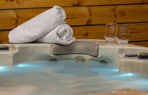 Movie Theater + Hot Tub | Game Yard | Sleeps 10! - Foto 42