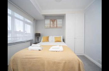 Chessington Blue with parking - Photo 18