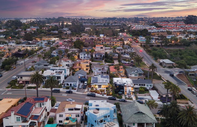 Steps to Beach+shops, Oceanview, Hot Tub+firepit Moonlight Modern by Avantstay - Foto 46