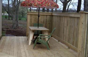 Cozy Wood Shed Tiny House Near Old Hickory Lake w/ Full Kitchen, Fire Pit & Breakfast - Foto 17