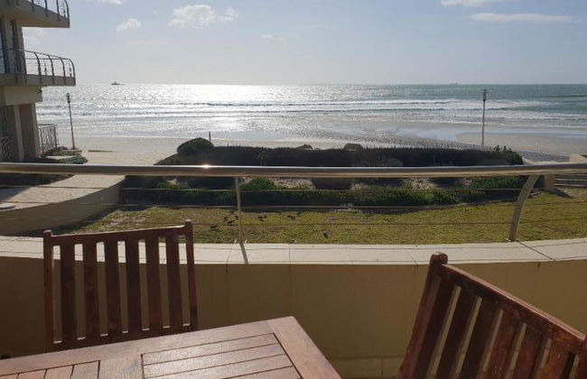 Lagoon Beach Hotel Apartments - Photo 2