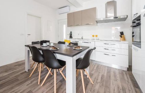 Gorgeous Home In Drinovci With Wifi - Foto 7