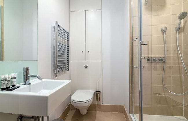 A Stunning Three Bedroom Home in Mayfair - Foto 11