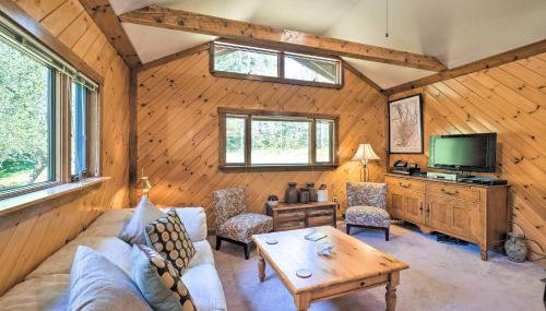 1 Mi to Downtown BBH Coastal Cabin with Deck and Yard - Foto 4