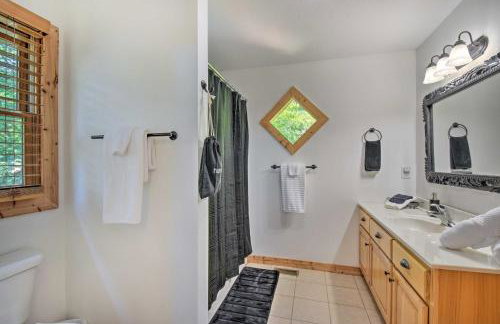 Great for Families! Lavish Hiawassee Cabin - Foto 18