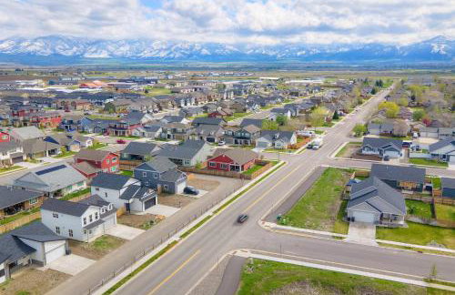 Scenic Modern Home with Private Patio & Fireplace - Foto 50