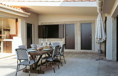 Beach Villa with Jacuzzi & Garage by HostWise - Foto 32